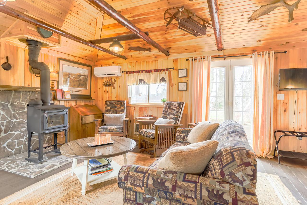 Cozy Cabin for Six